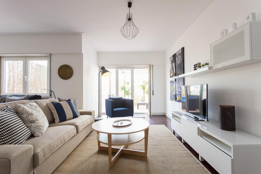 Joivy Superb 1-Bed Apt With Workspace And Terrace, Close To Avenida Da Liberdade Lisbon Exterior photo