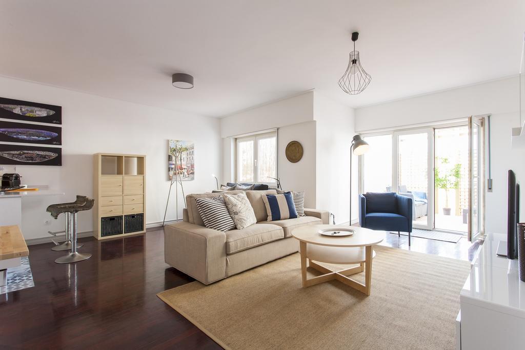 Joivy Superb 1-Bed Apt With Workspace And Terrace, Close To Avenida Da Liberdade Lisbon Exterior photo
